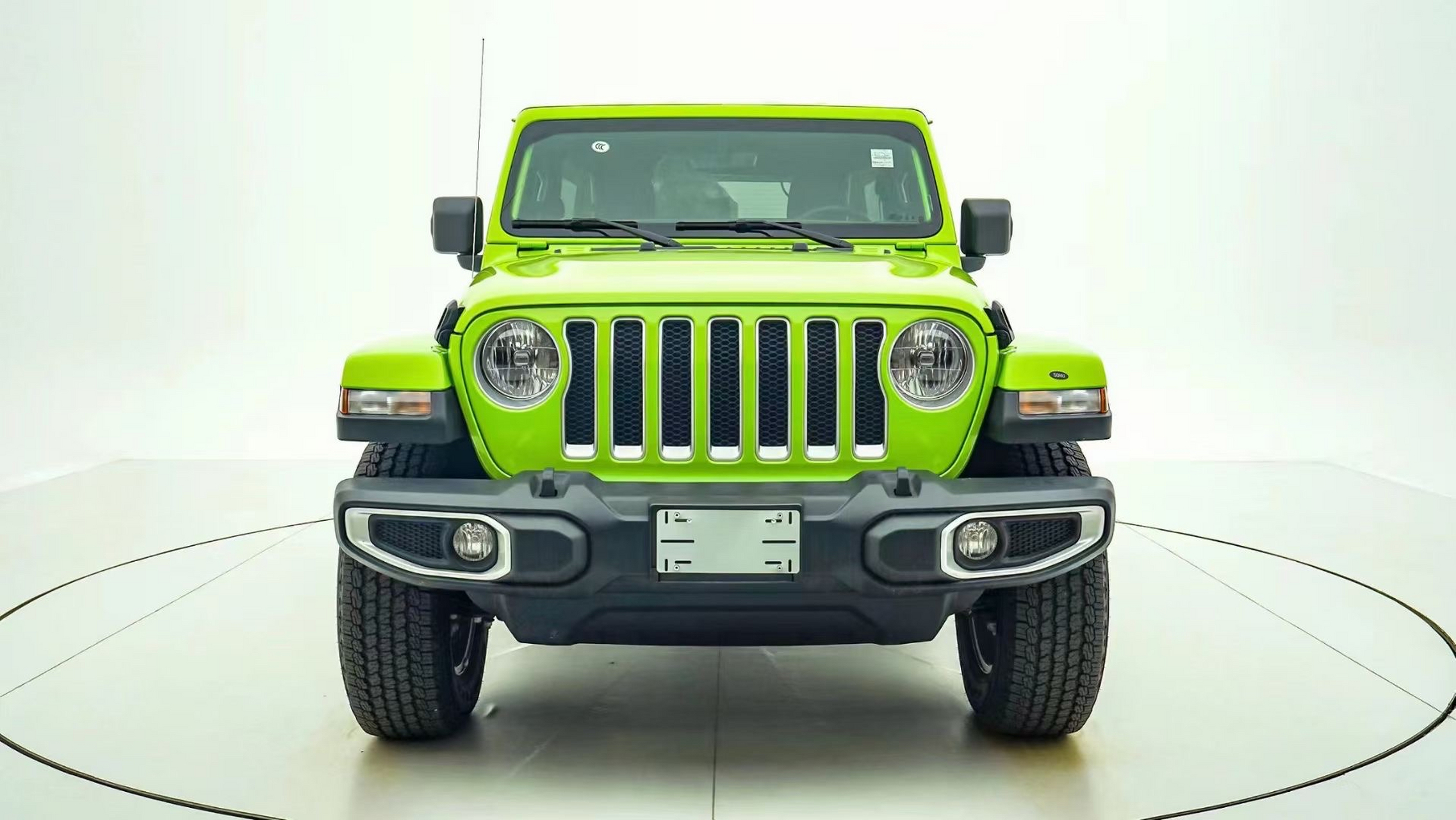 防弹吉普牧马人越野车6.4汽油发动机