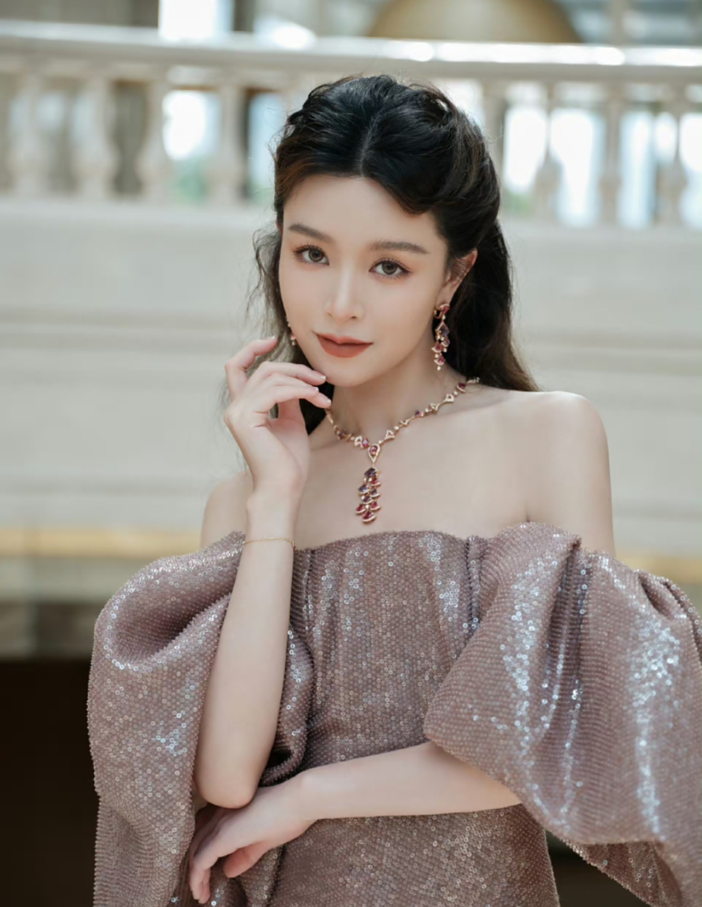 文咏珊4天5次红毯,每套造型都美翻了.