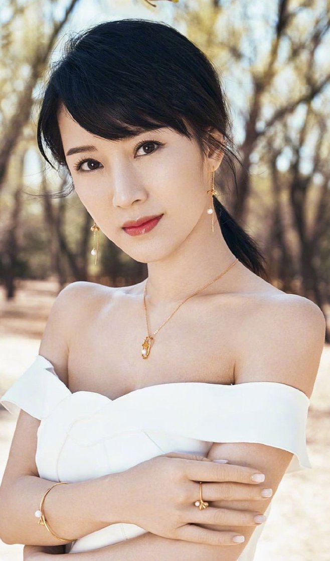 明星壁纸分享—李念