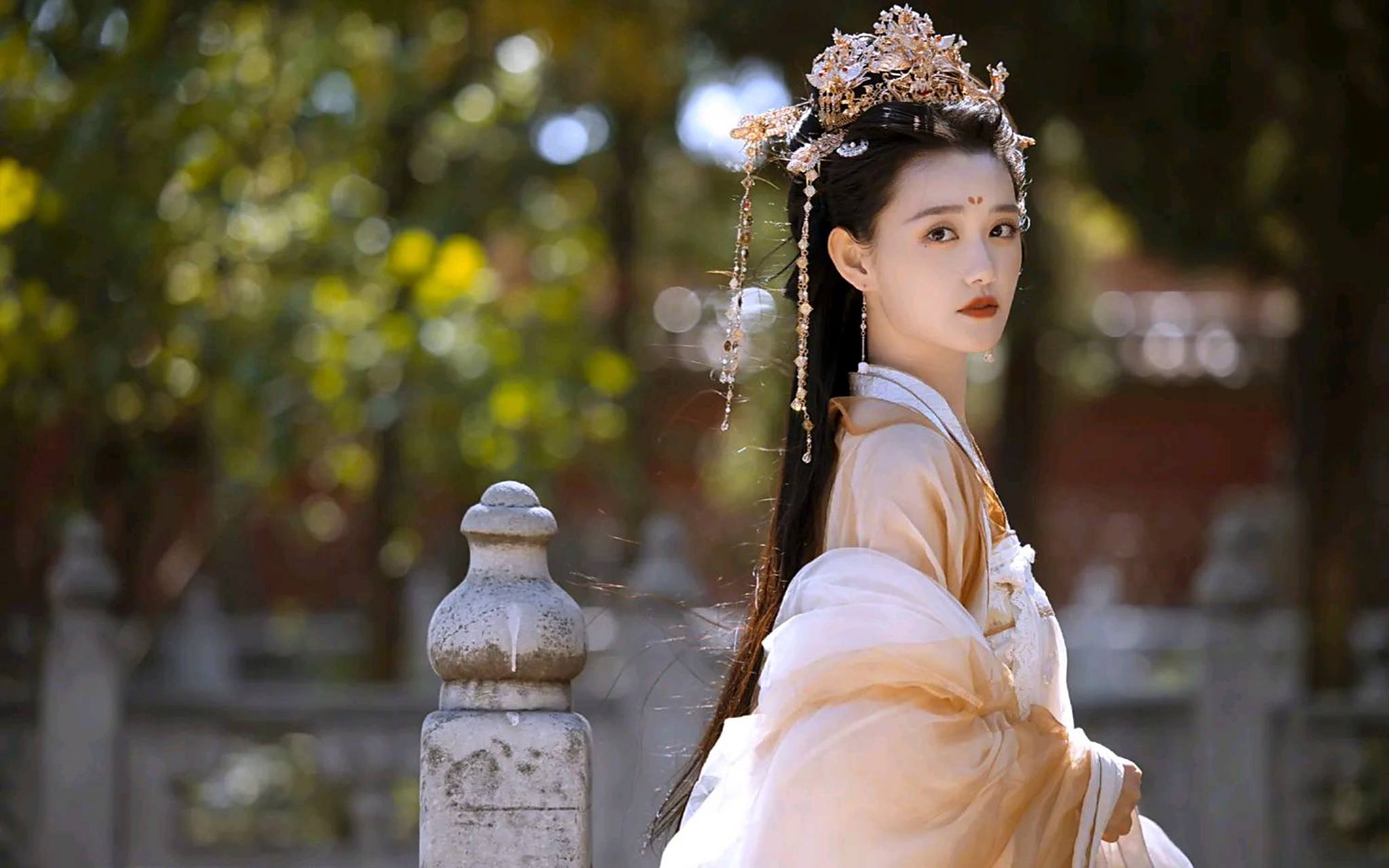 古典国风美人# #古风穿搭# 女明星们温婉可人,灵动娇俏的古风造型,你