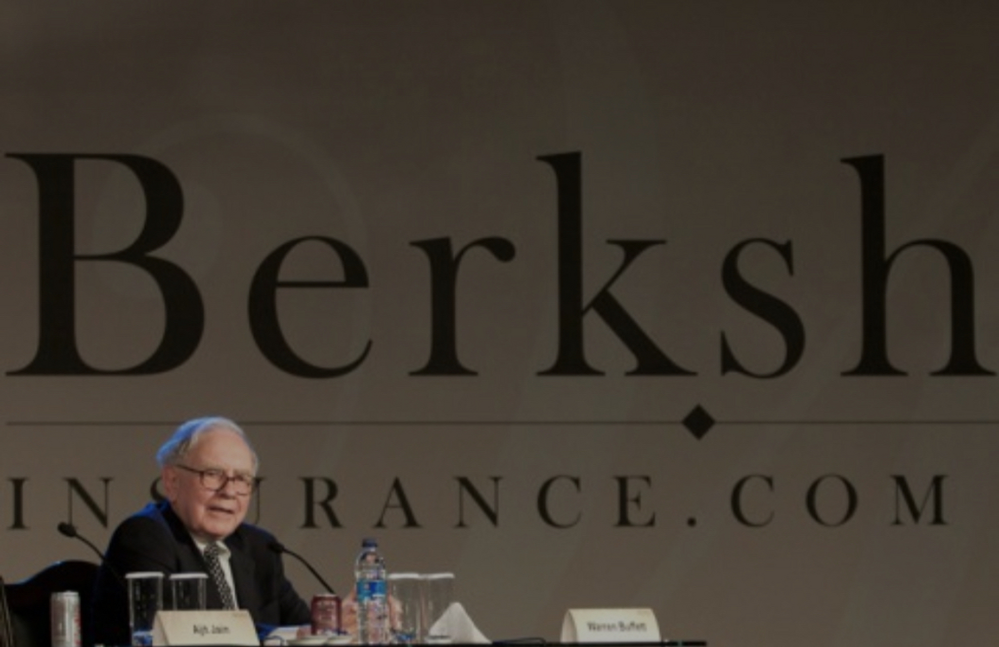 巴菲特旗下的上市公司伯克希尔·哈撒韦股价近期再度触摸50万美元,也