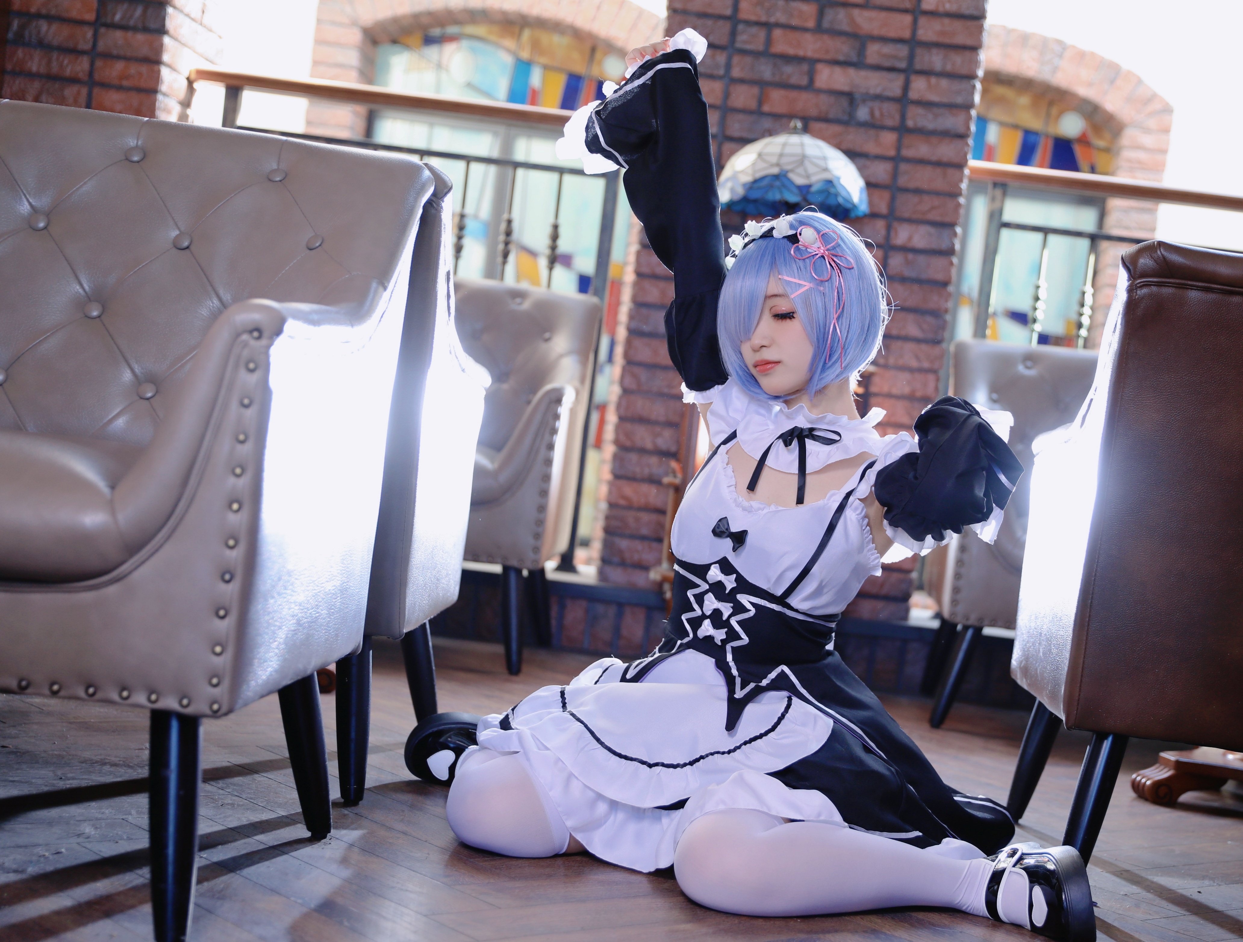 雷姆cos,像这样可爱的"白丝"女仆,谁会不想要呢?