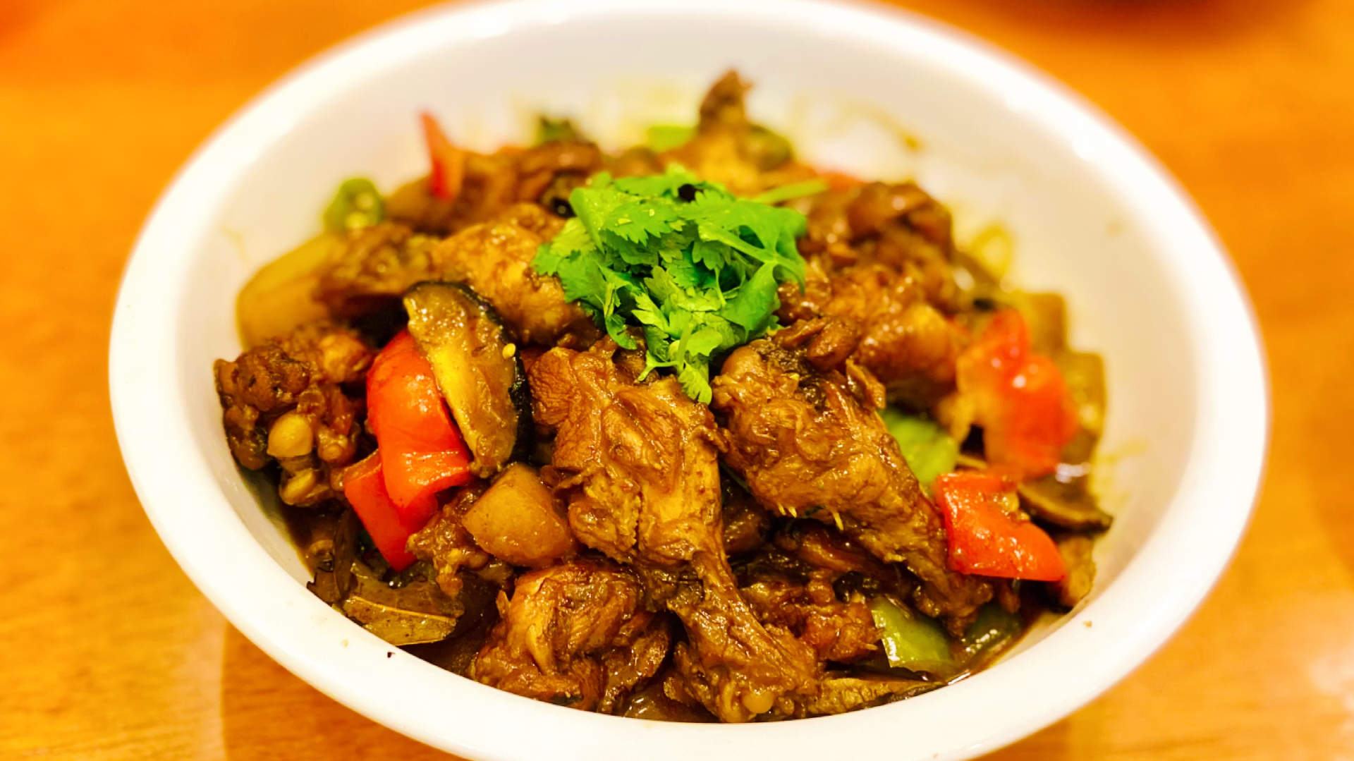 小燕子分享黄焖鸡最正宗的做法,香辣下饭,味道不输饭店