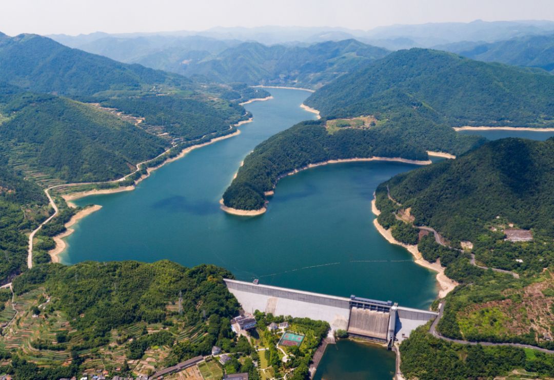 微小说:心里满是小心思的镇长,自以为天衣无缝最终却自食恶果