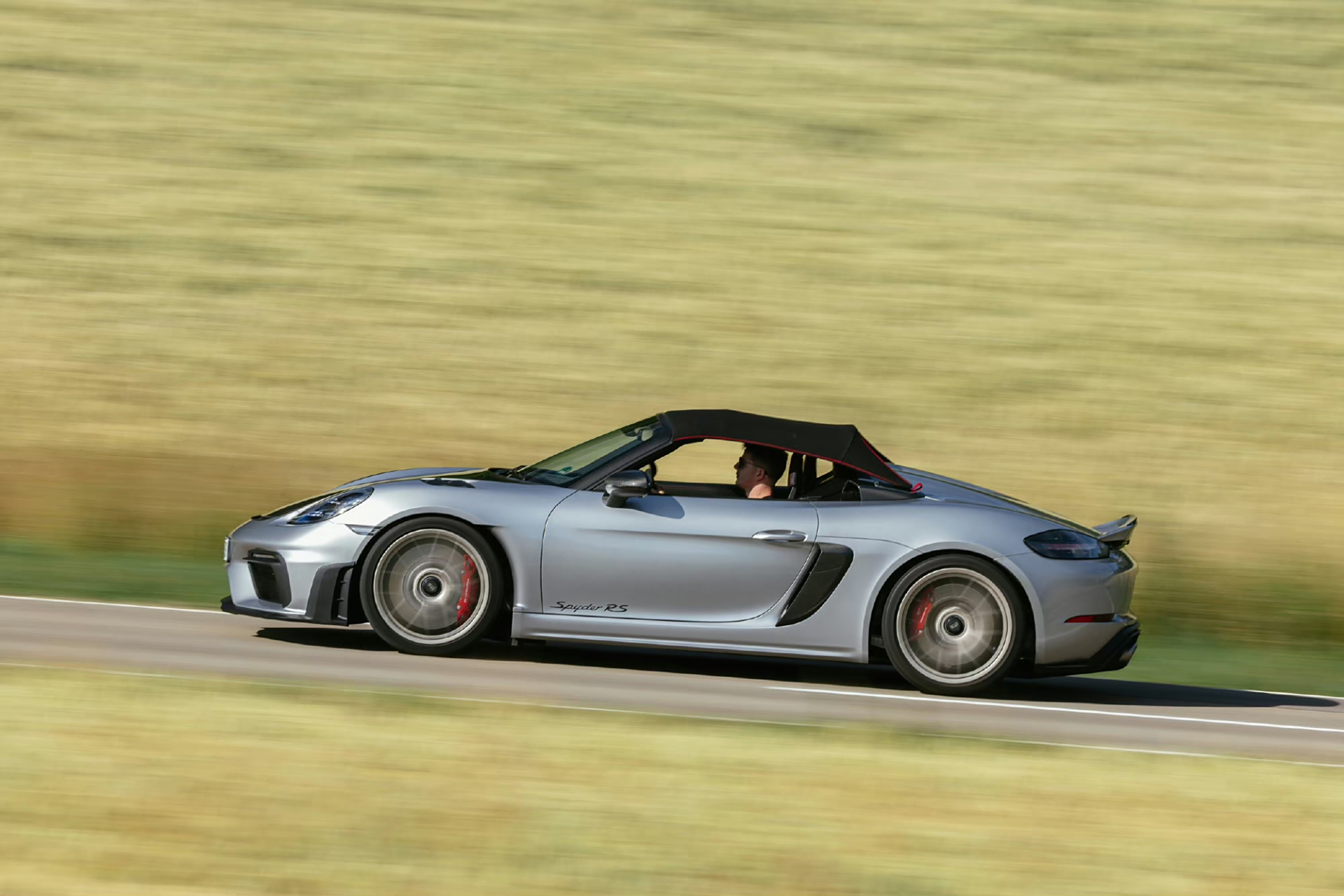 保时捷718  spyder  rs,据说这台车在路上碰到的概率比911  gt3  rs