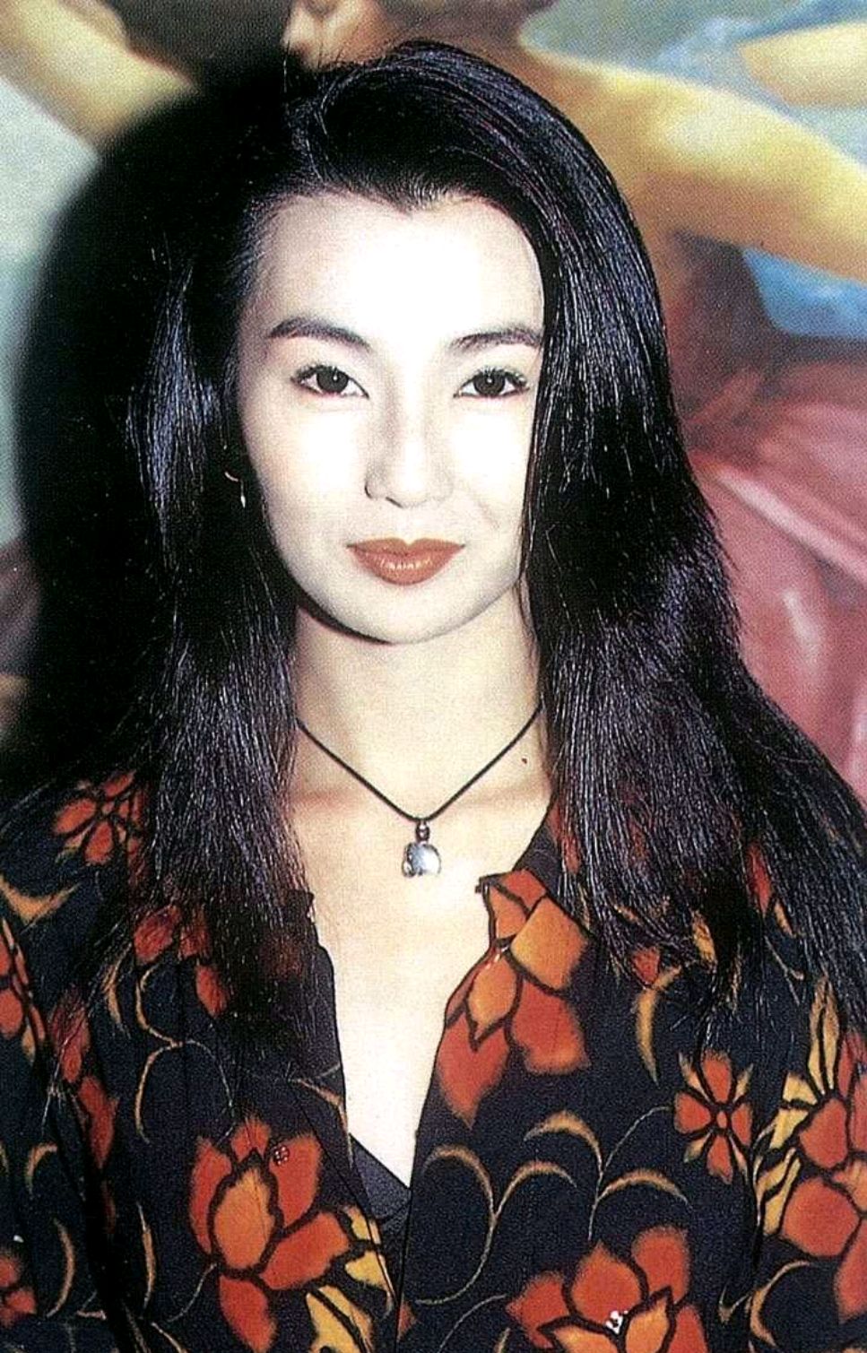 张曼玉25岁后的妆容告诉我们:如何把方脸修饰的美,你没我懂
