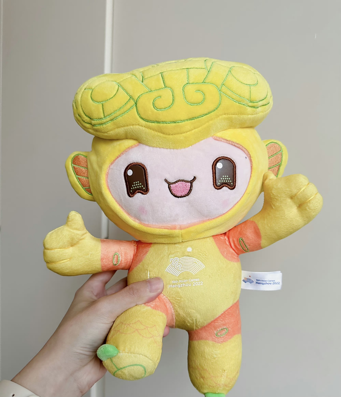 "琮琮"以机器人的造型代表世界遗产良渚古城遗址,名字源于良渚古城