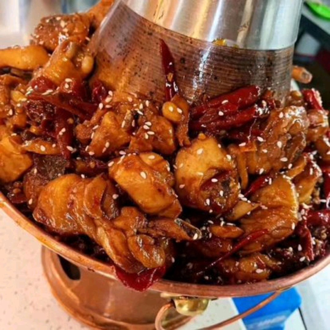 月销10000份的沧州秘制火锅鸡,4人人均消费12元,吃到满脸的幸福