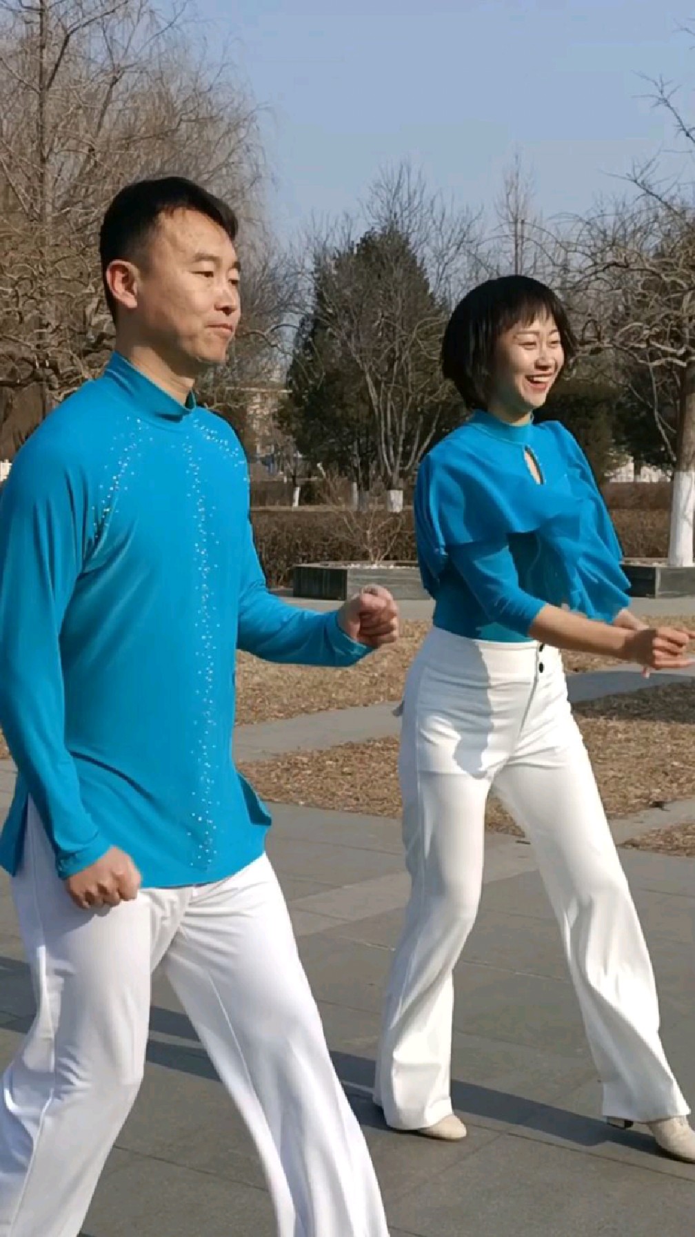 唐山小滨和小芳