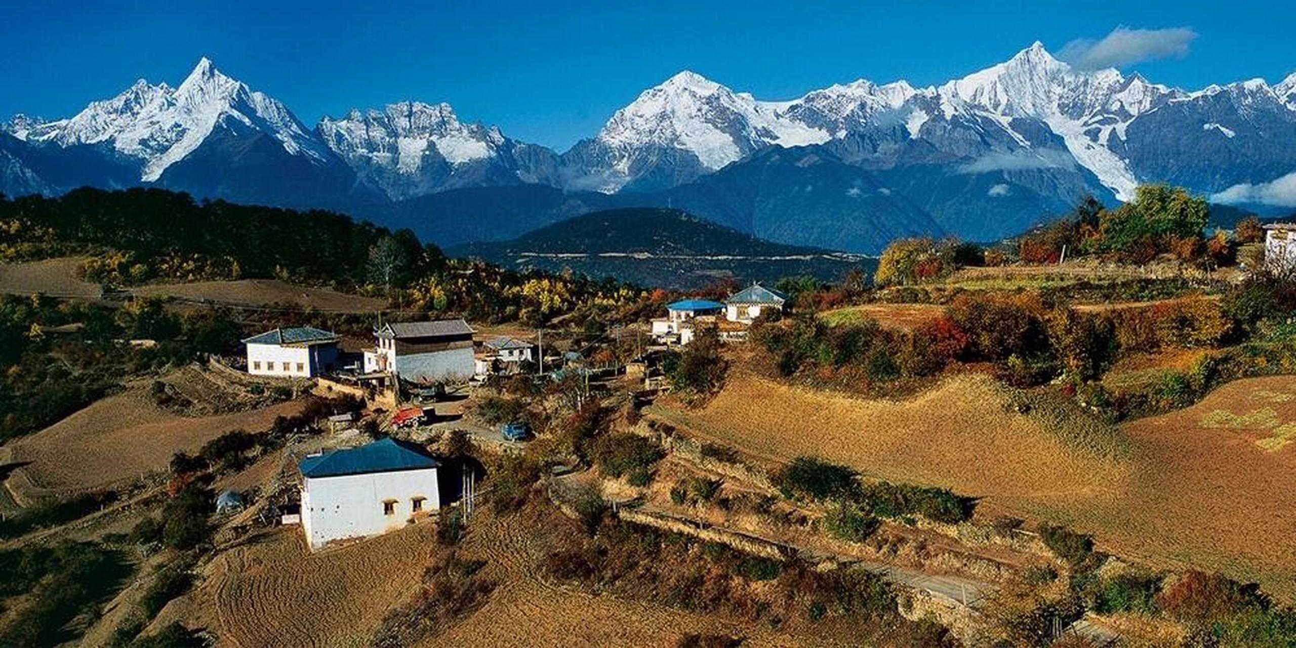 入藏记:林芝察隅县旅游指要  名称:藏语意为"人居住的地方".