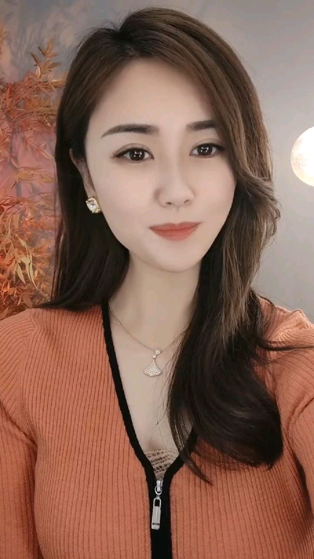 明目皓齒,唇紅齒白,真正的美女!