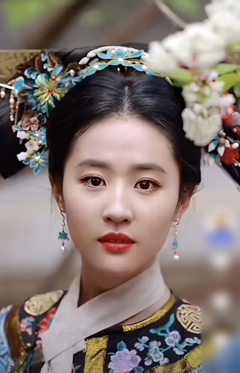 终于明白为啥刘亦菲不演清宫剧的原因了,美貌艳压四方,让其他人无法