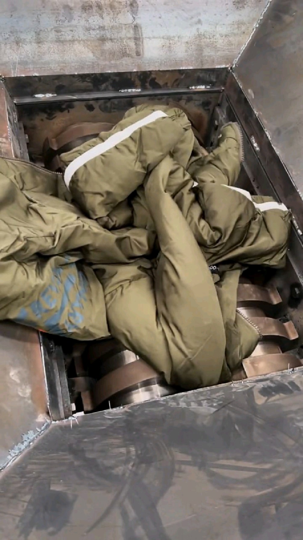 废旧衣服撕碎机破烂衣服粉碎机废旧衣服切碎机