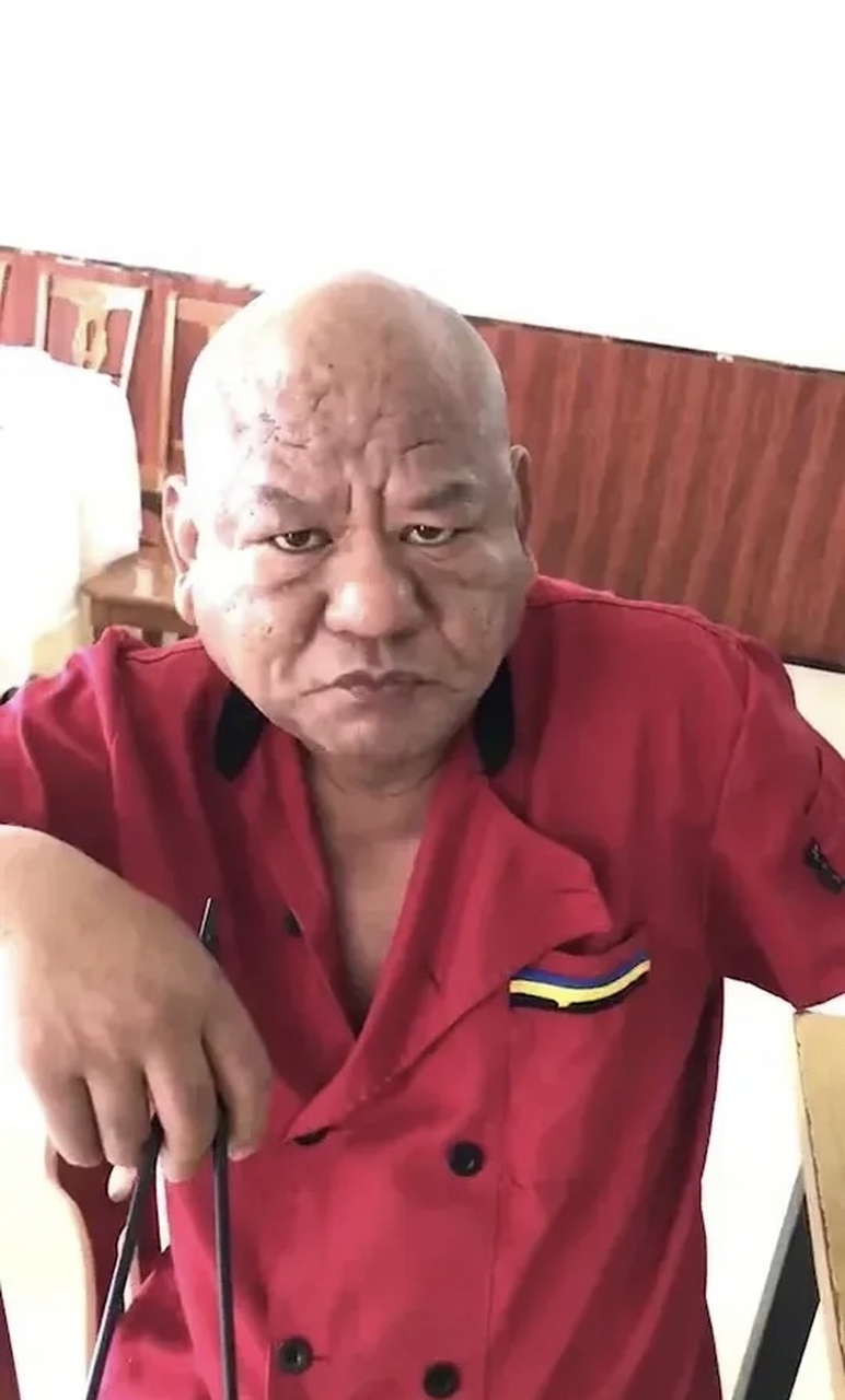 四川大叔因满脸横肉天生一副"恶人脸"每每上街都被盘查,在外面吃饭