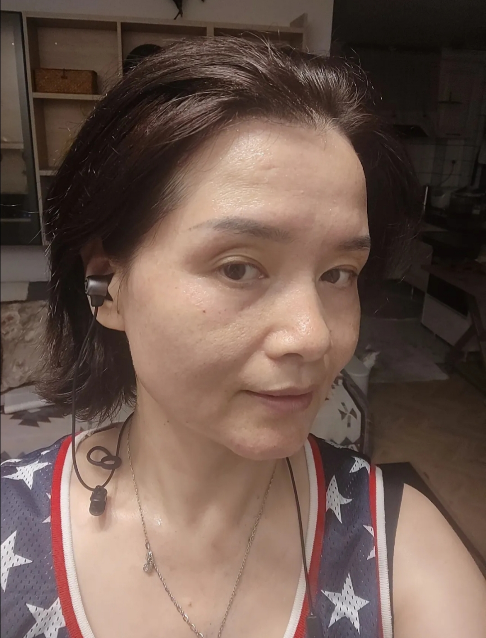 周迅49岁素颜,治愈了我,看看医美行业的繁荣昌盛,普通人追求美的心态