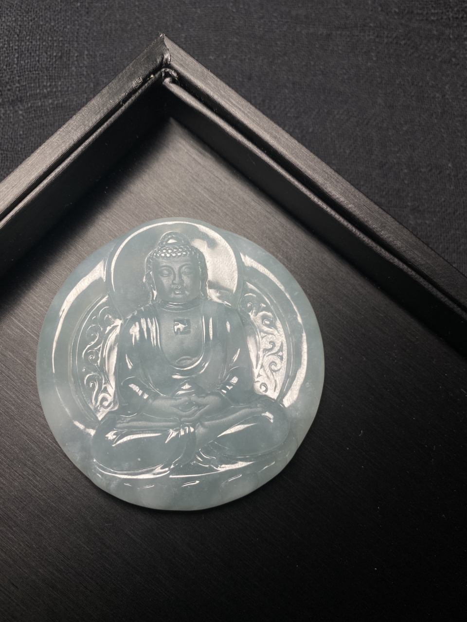 镯芯料雕刻而成.大气端庄大日如来佛祖#文玩# #翡翠