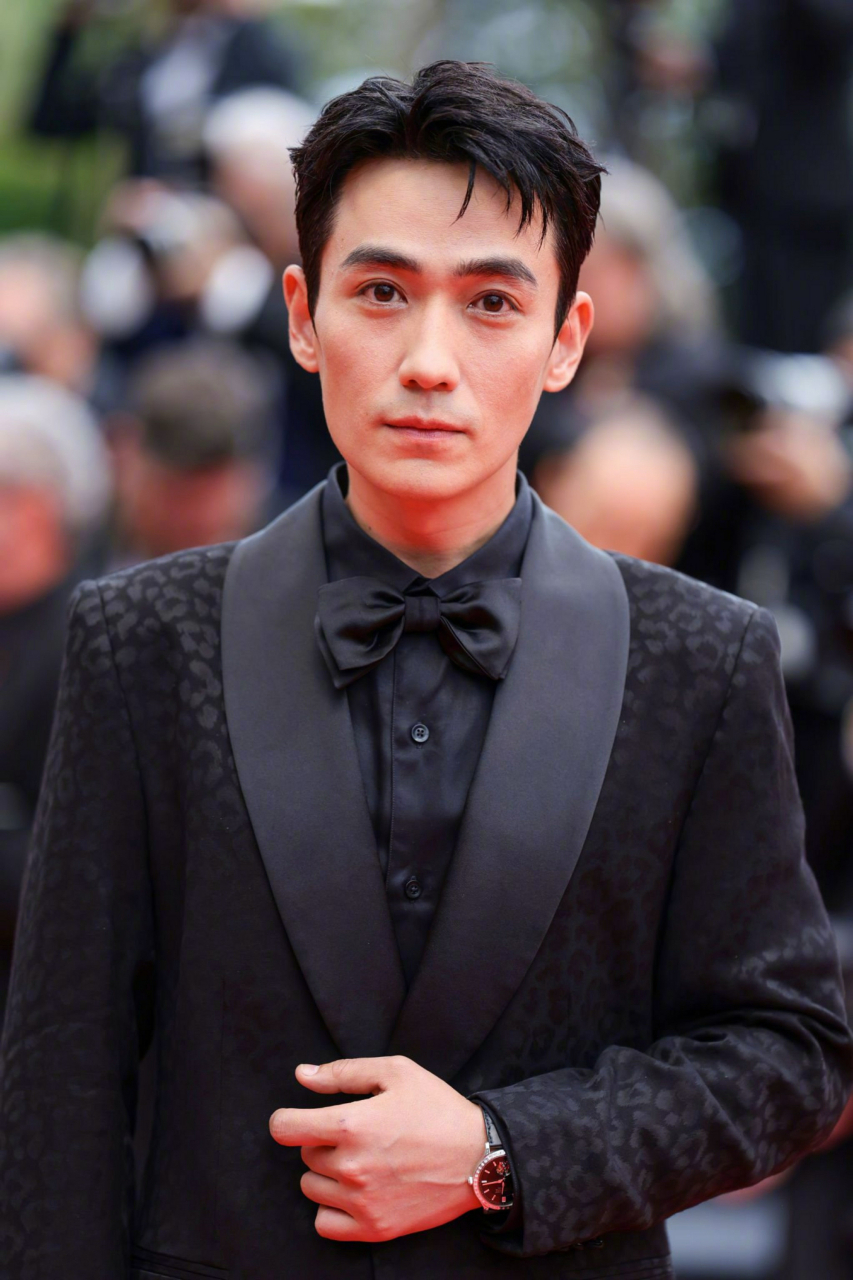 朱一龙继续戛纳电影之旅,亮相是枝裕和新作《怪物》首映红毯,all