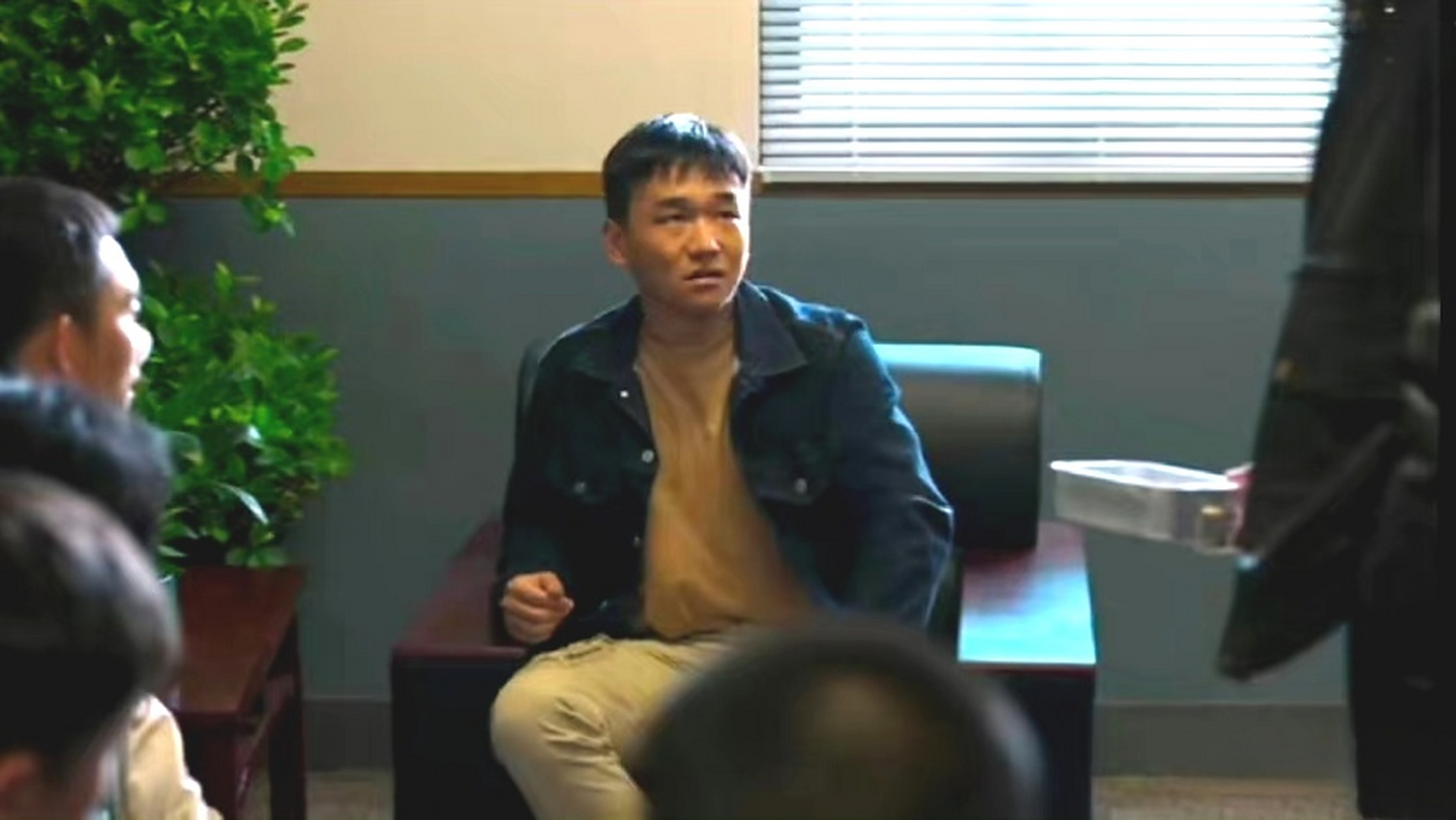 演员王嘉晨说《狂飙》拍了100集,随后本人澄清这是开玩笑的,并不属实.