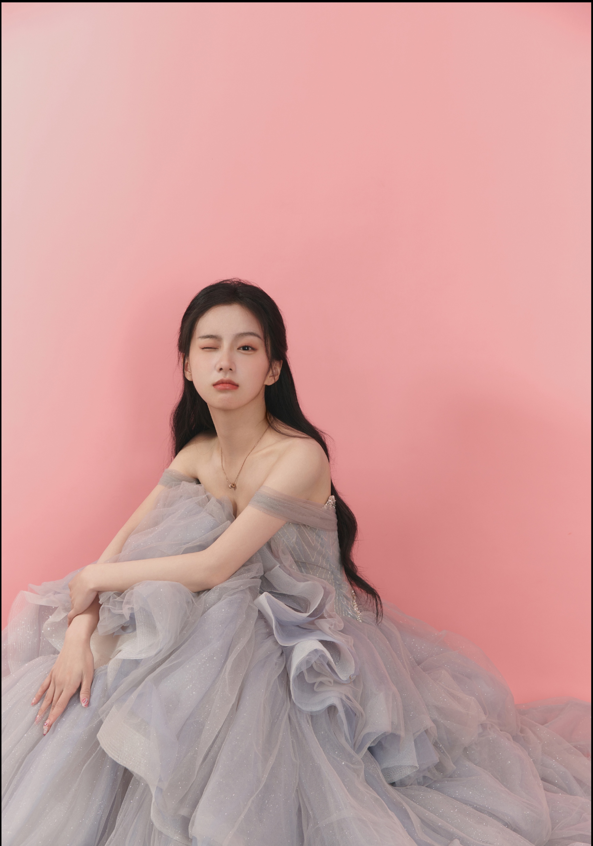 "花朝秋月夜"的女主包上恩,笑容动人,纯美可人