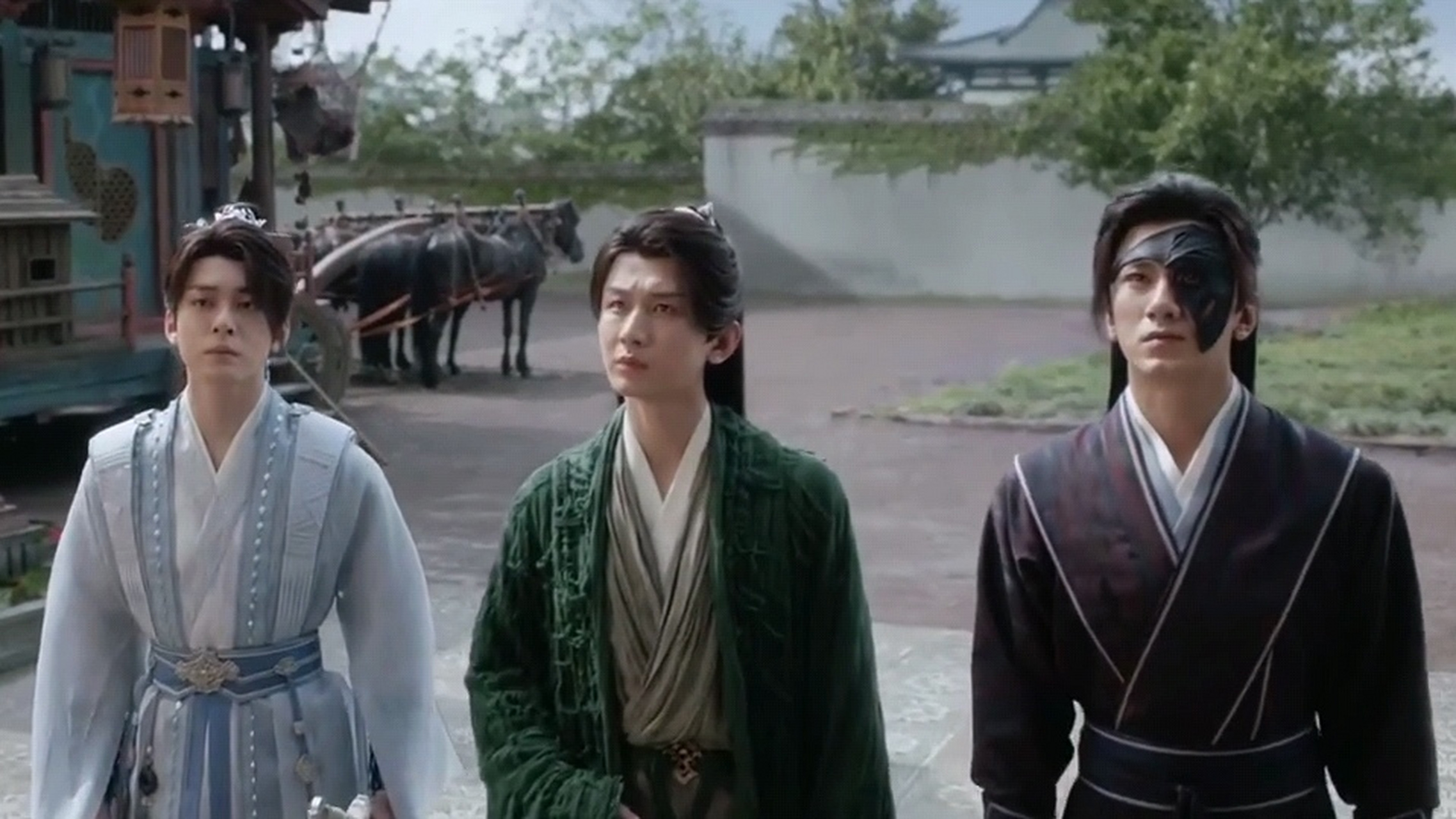 莲花楼10当方多病和李莲花等人赶到采莲庄时,他们被屋内的婆婆热情