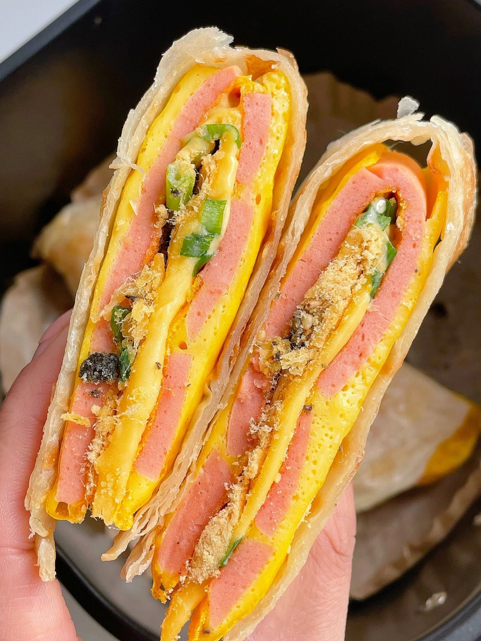 立冬养生指南# 有空气炸锅的都去试试这个火腿鸡蛋肉松饼,太好吃啦!