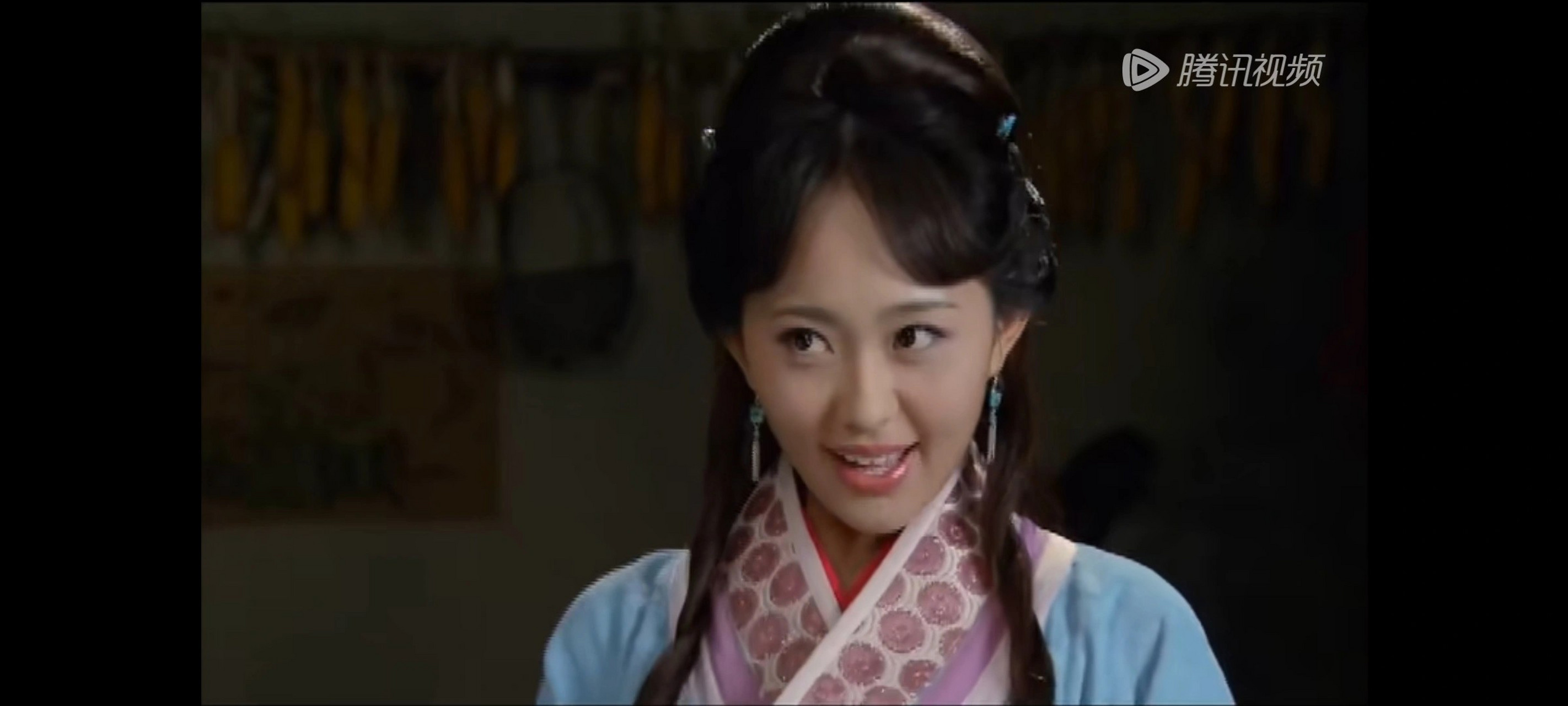 长大后孙耀琦演的潘金莲,扭扭捏捏,一股子妖媚劲儿,本来和武松两个人