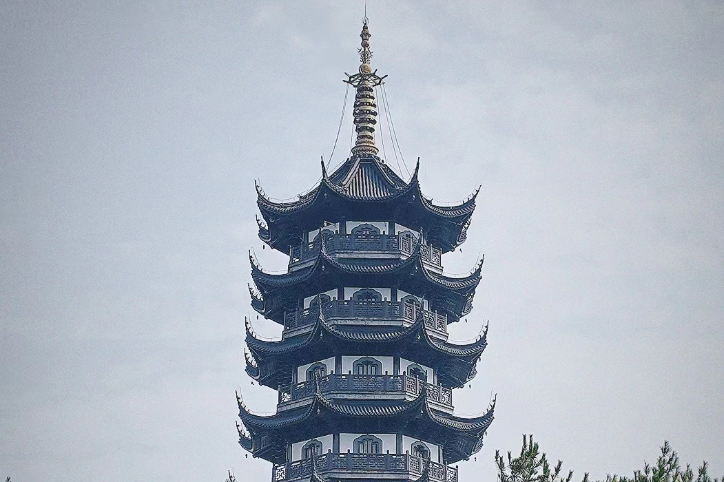 张家港香山公园是集自然风光,人文景观,花卉文化,旅游度假为一体的