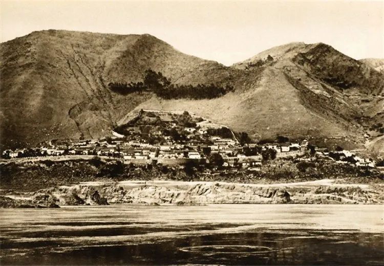 百年前三峡老照片,好多都已绝迹,充满历史沉淀感,很厚实,很美