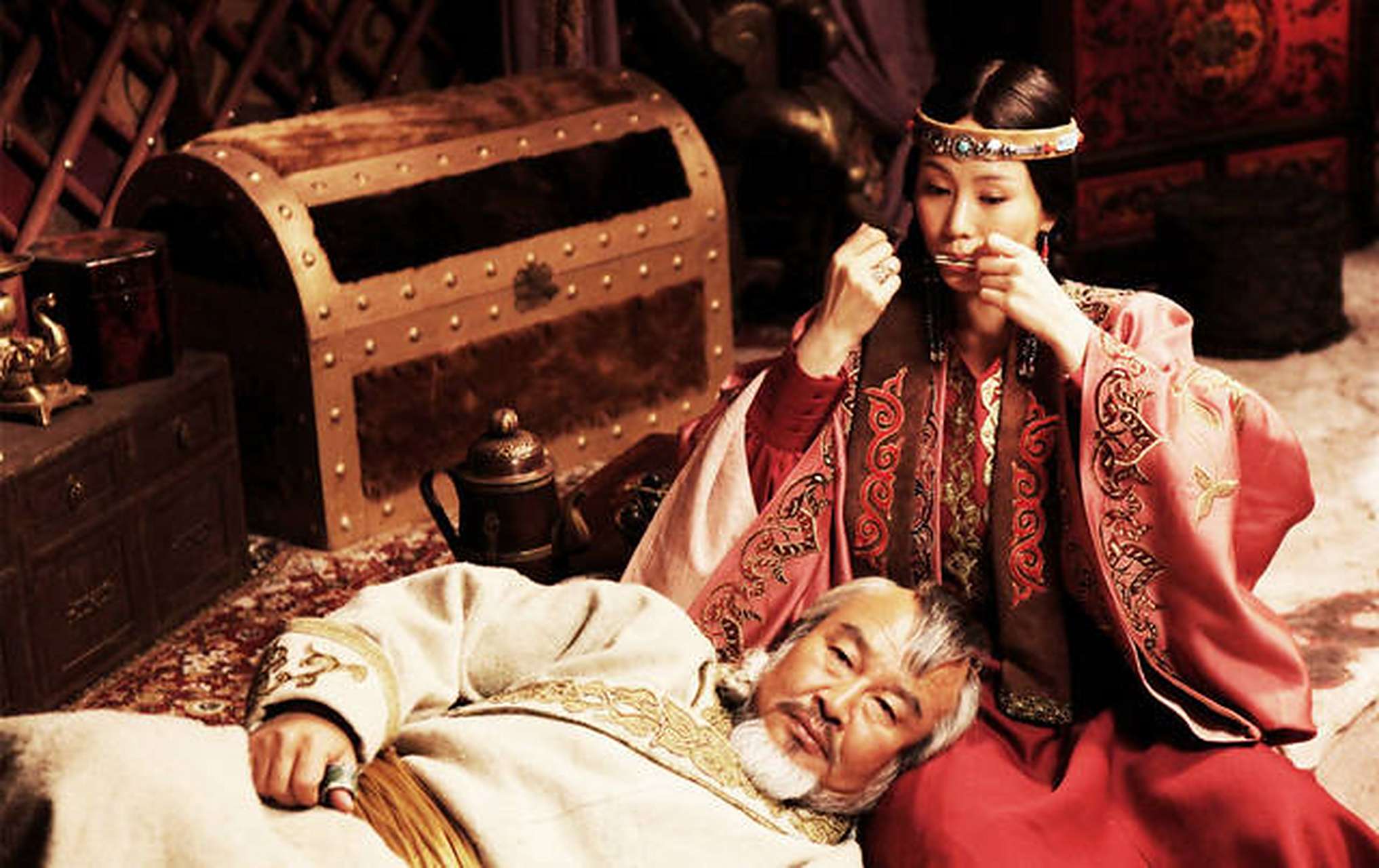 也速干奋力反抗却无可奈何.