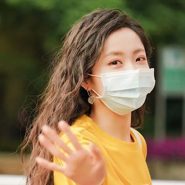 硬糖少女303王艺瑾头像图片