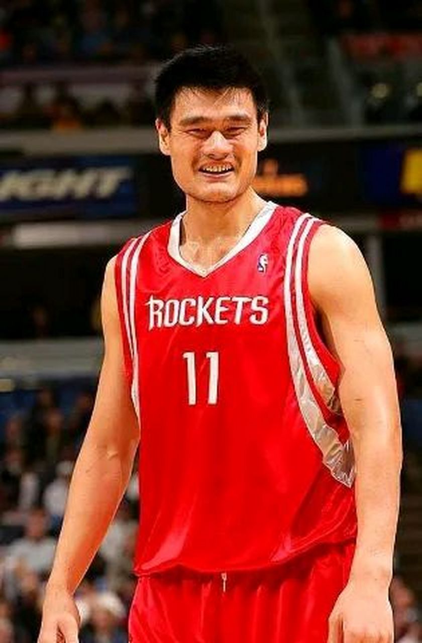 02 姚明是我国非常有名气的人物,虽然说他已经退役了.