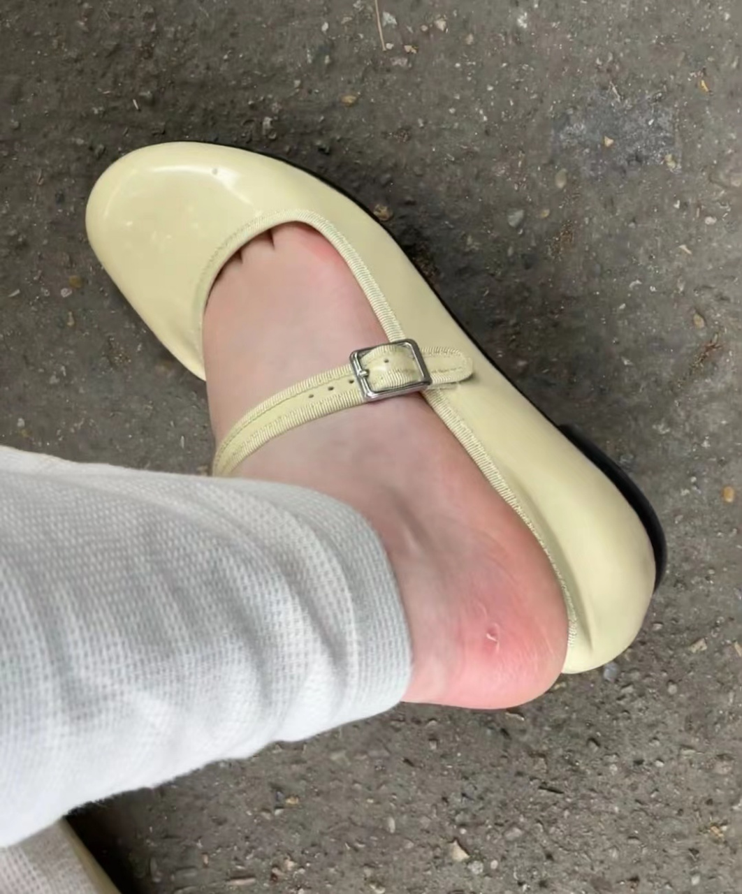 鞋子磨脚怎么办