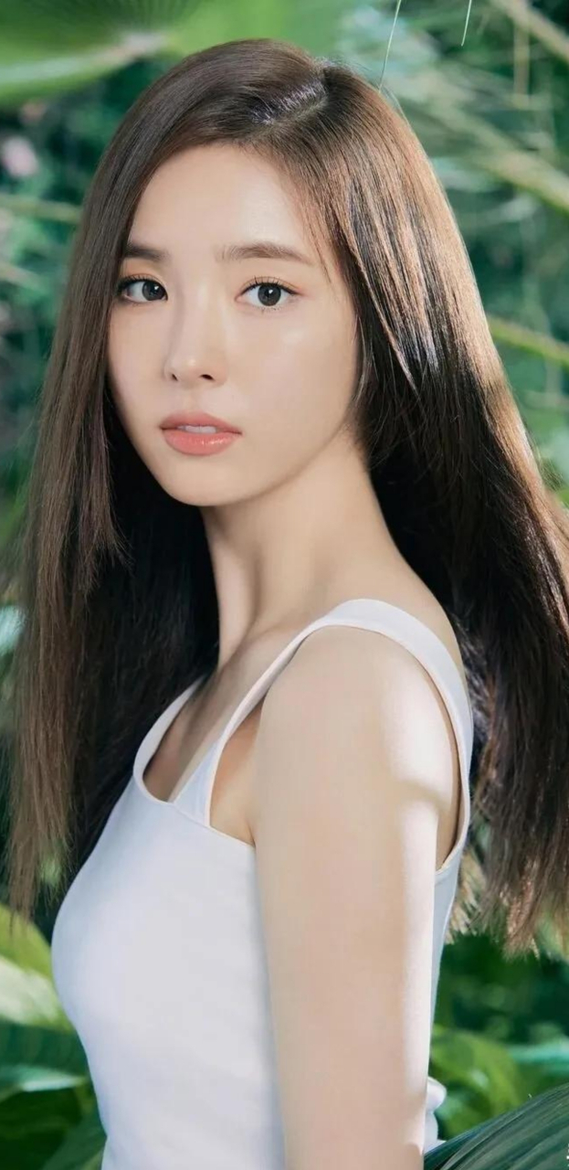 申世景壁纸 童星出道的韩国演员,是网友心中的清纯女神