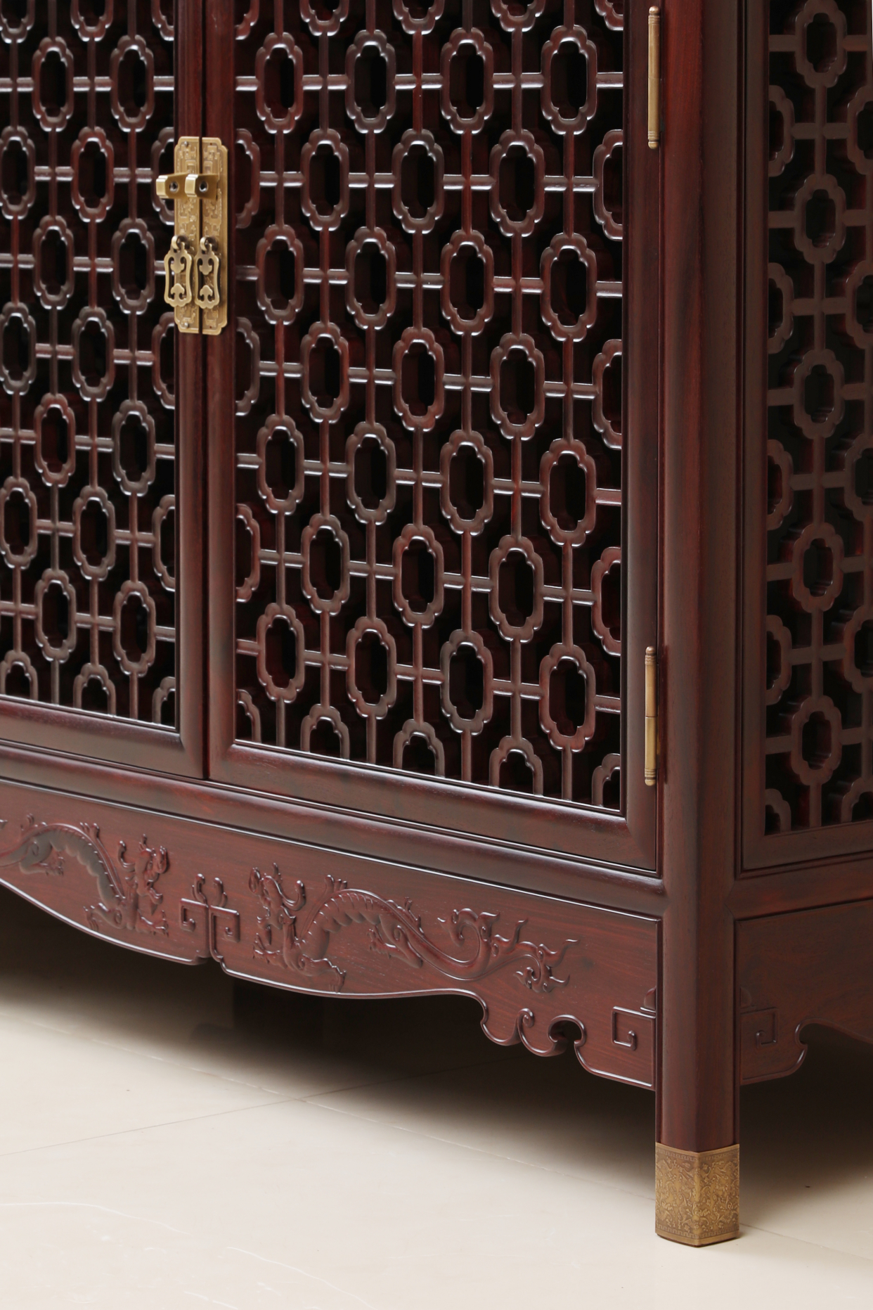 紫檀灯笼锦式万历柜