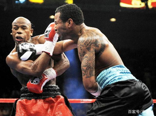 美国前拳王梅威瑟在职业拳击赛场上最接近失败的三场大战揭秘