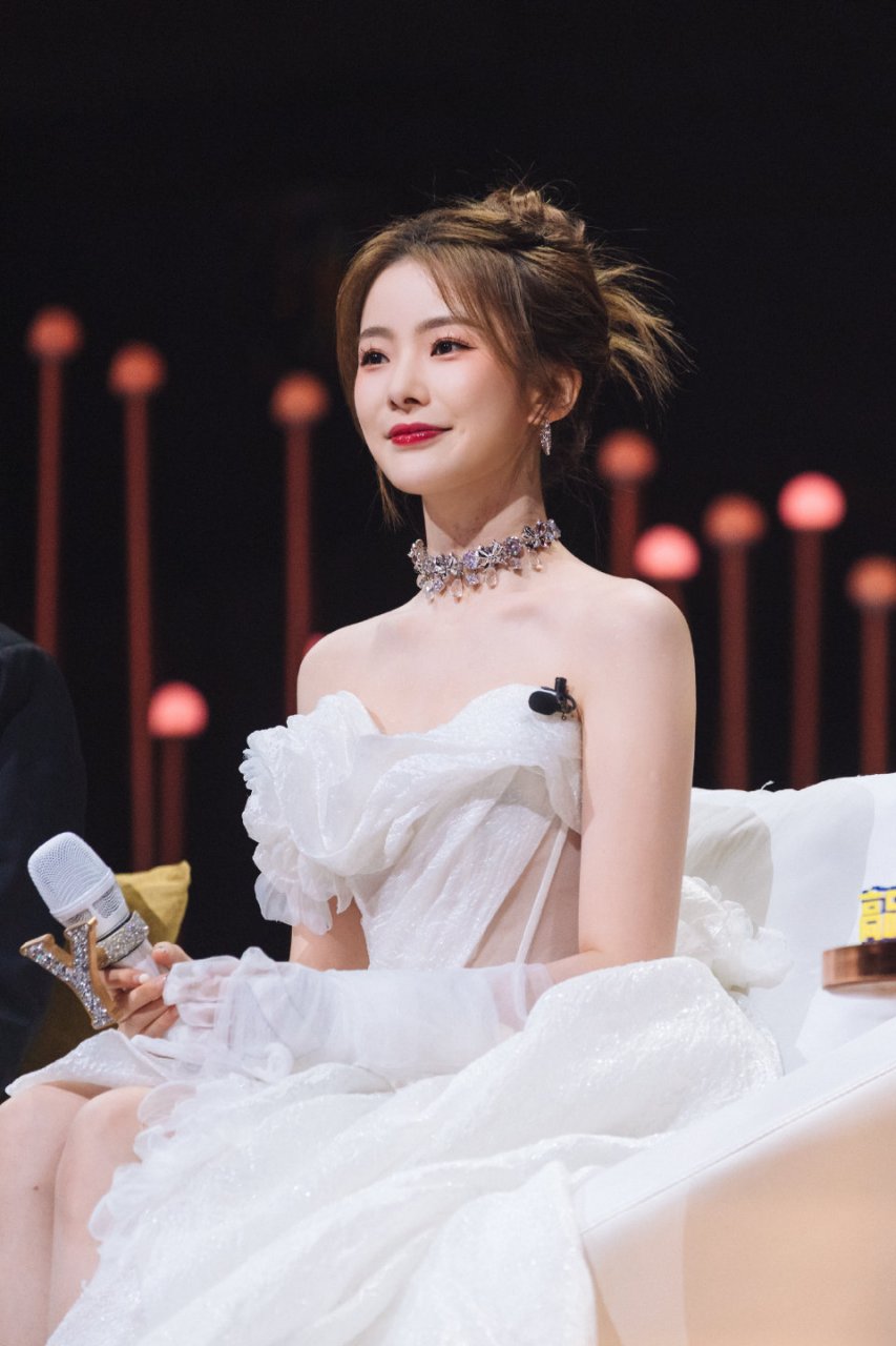 陈卓璇  仙女裙  绑腿高跟鞋