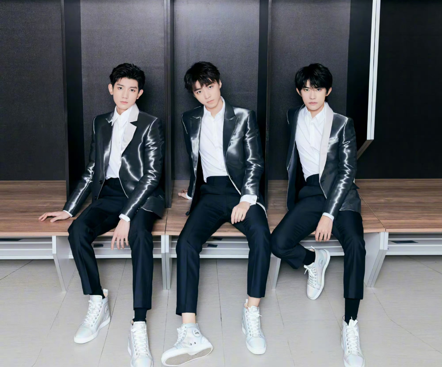 王源,王俊凯,易烊千玺合体去逛了西安城墙,好久没有见过他们合体的