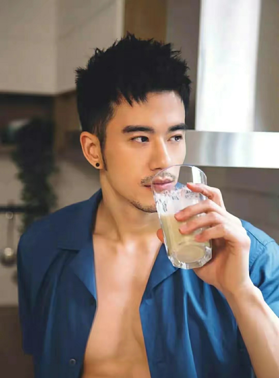 台湾性感男神纪言恺,肌肉身材超赞