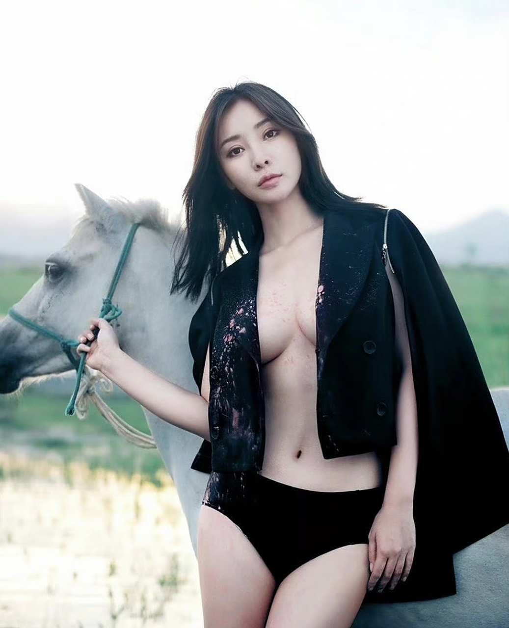 柳岩内衣写真[色][色] #柳岩# #长假读书清单