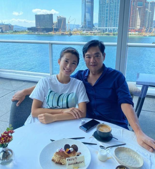 港姐李美慧36岁生日晒出怀上二胎的照片,61岁老公难掩激动心情!