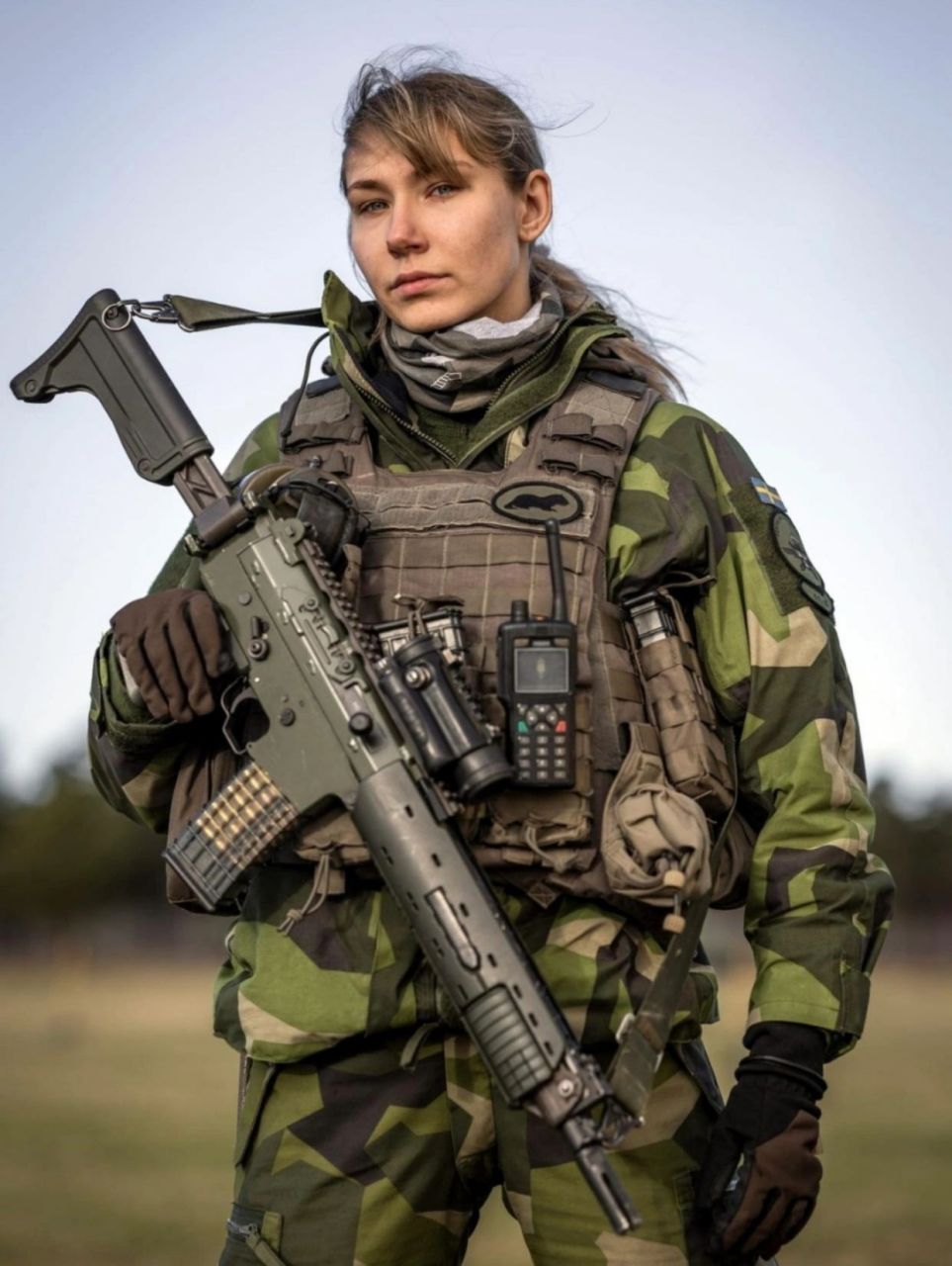 瑞士女兵图片