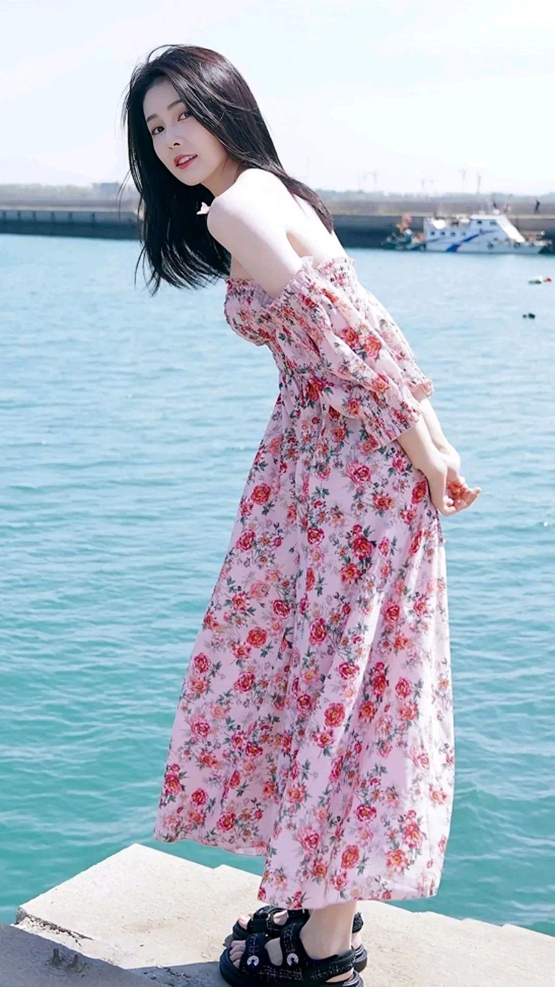 肤白貌又美的白鹿:皮肤嫩如雪好到反光,妥妥的玉女掌门人!