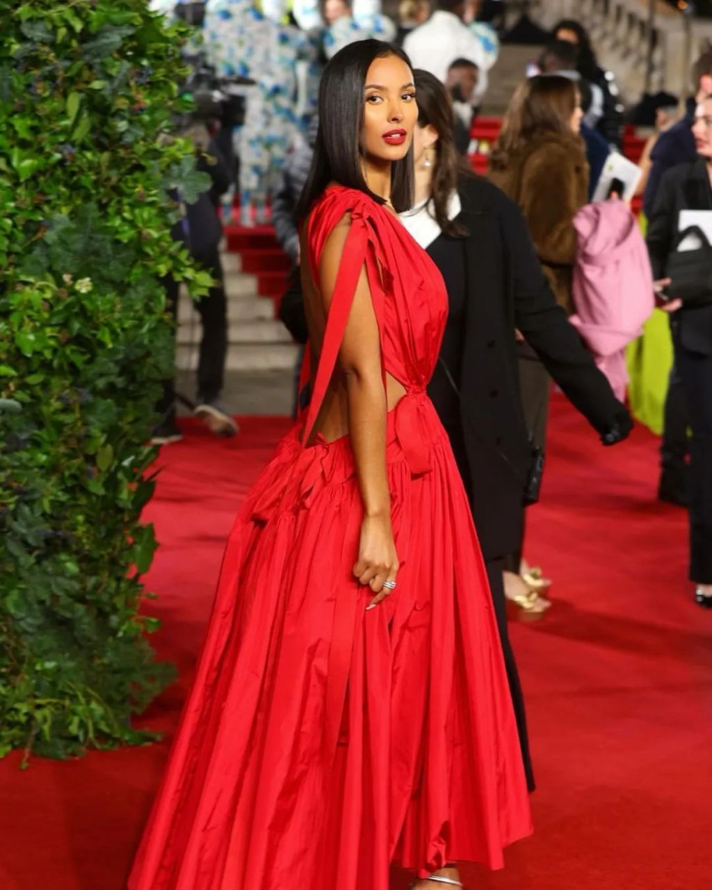 英国主持人玛雅·贾玛(maya jama)(a)