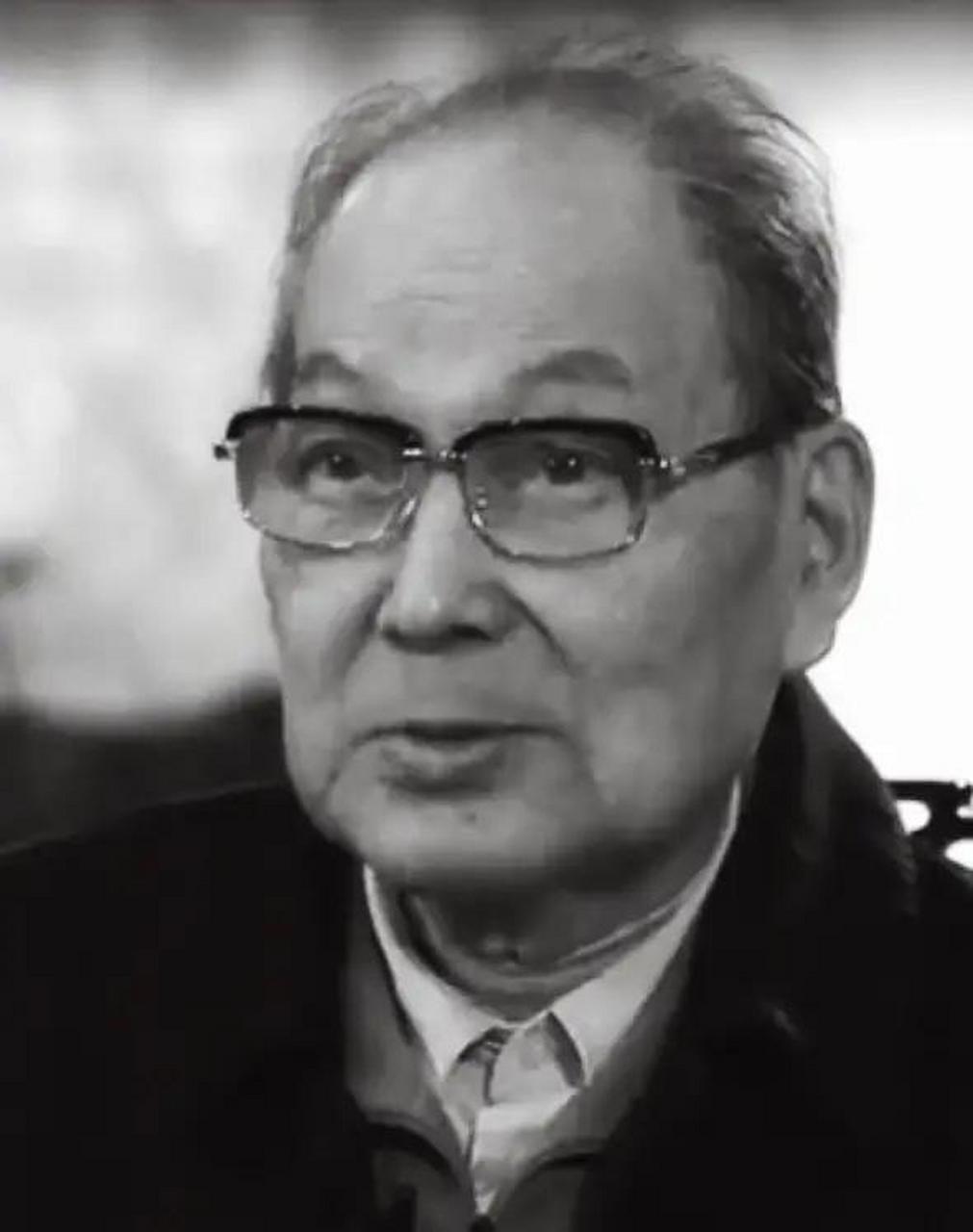 2013年3月的一天,81岁的上海菜泰斗李伯荣不无担忧地说道:"现在老多