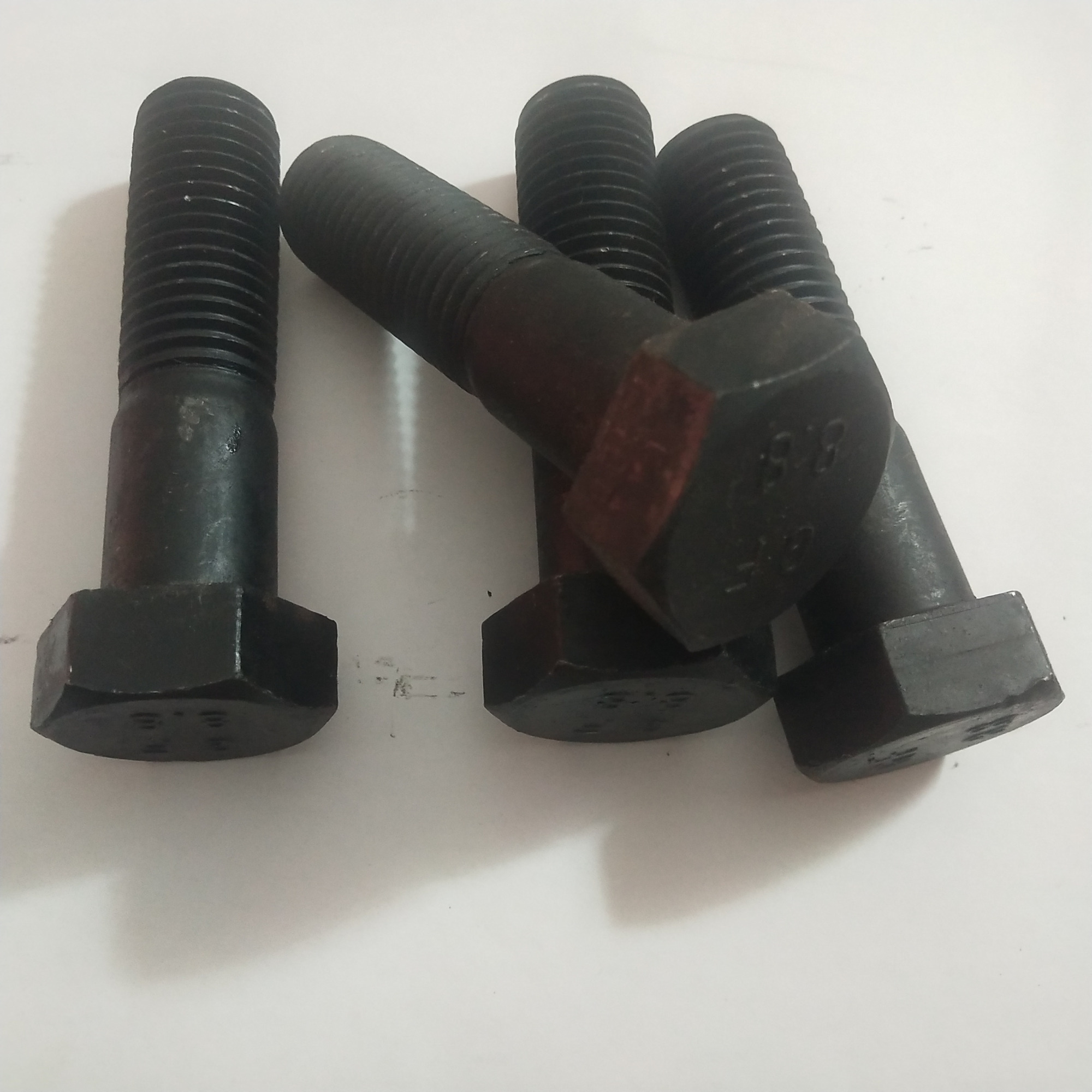 悬挑梁拉杆高强螺栓