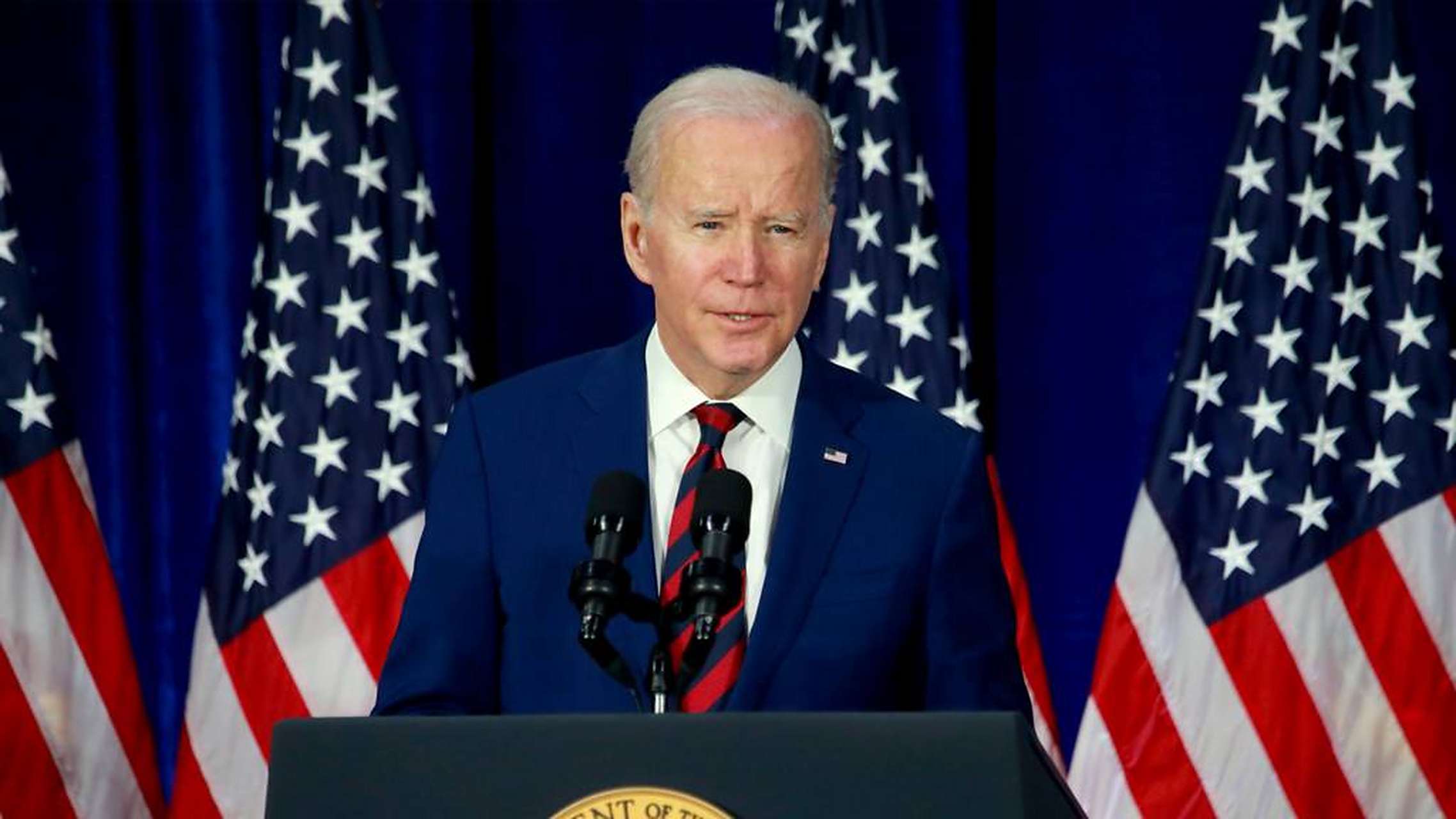 美国总统拜登(joe biden)已确认他将在2024年竞选连任美国总统,他以三
