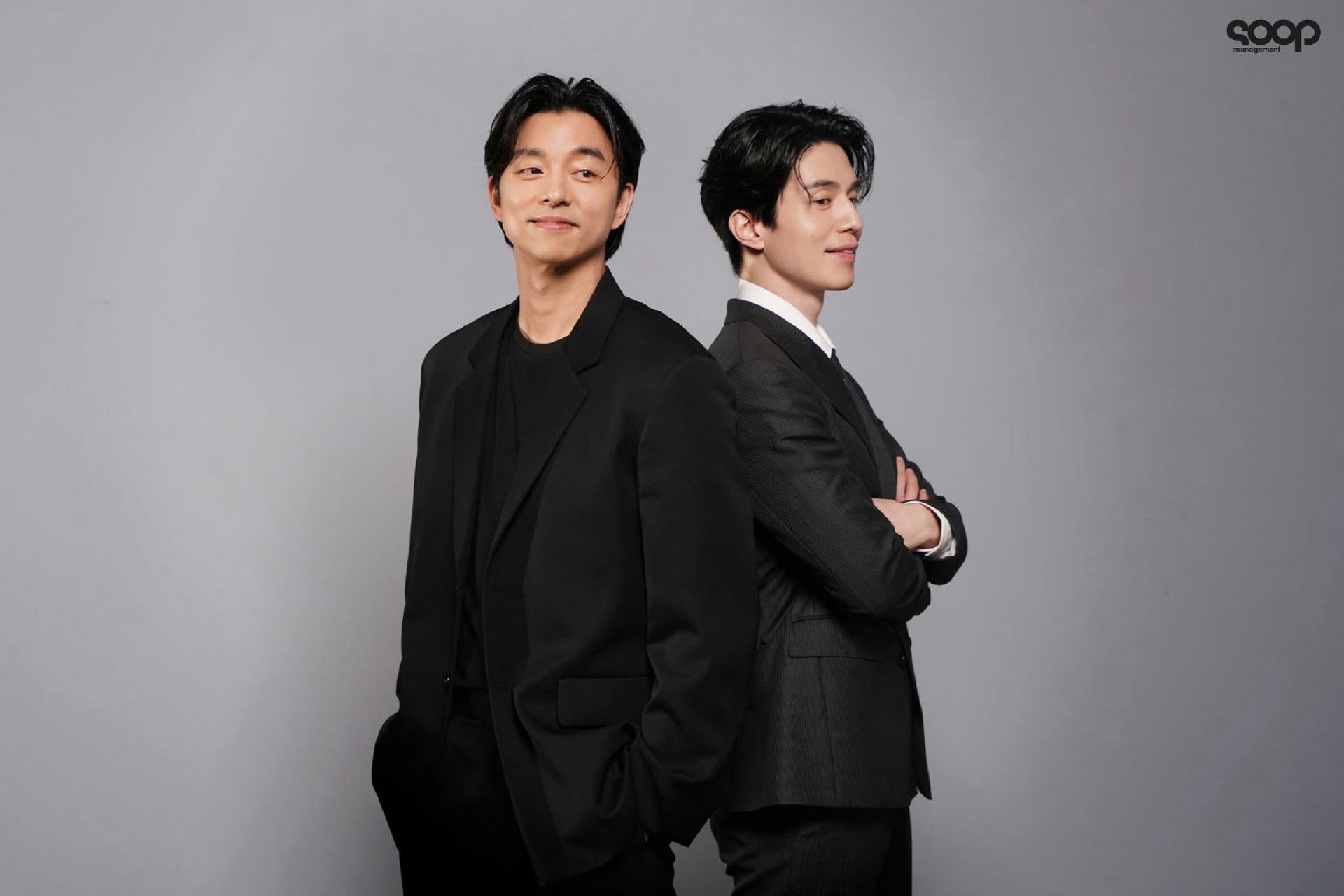 孔刘李栋旭又同框拍画报啦[期待] 保养得真是不错,再合作拍一部剧就更