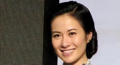 "被下降头"香港女演员曾在直播中摸下体,今穿搭再引网友热议