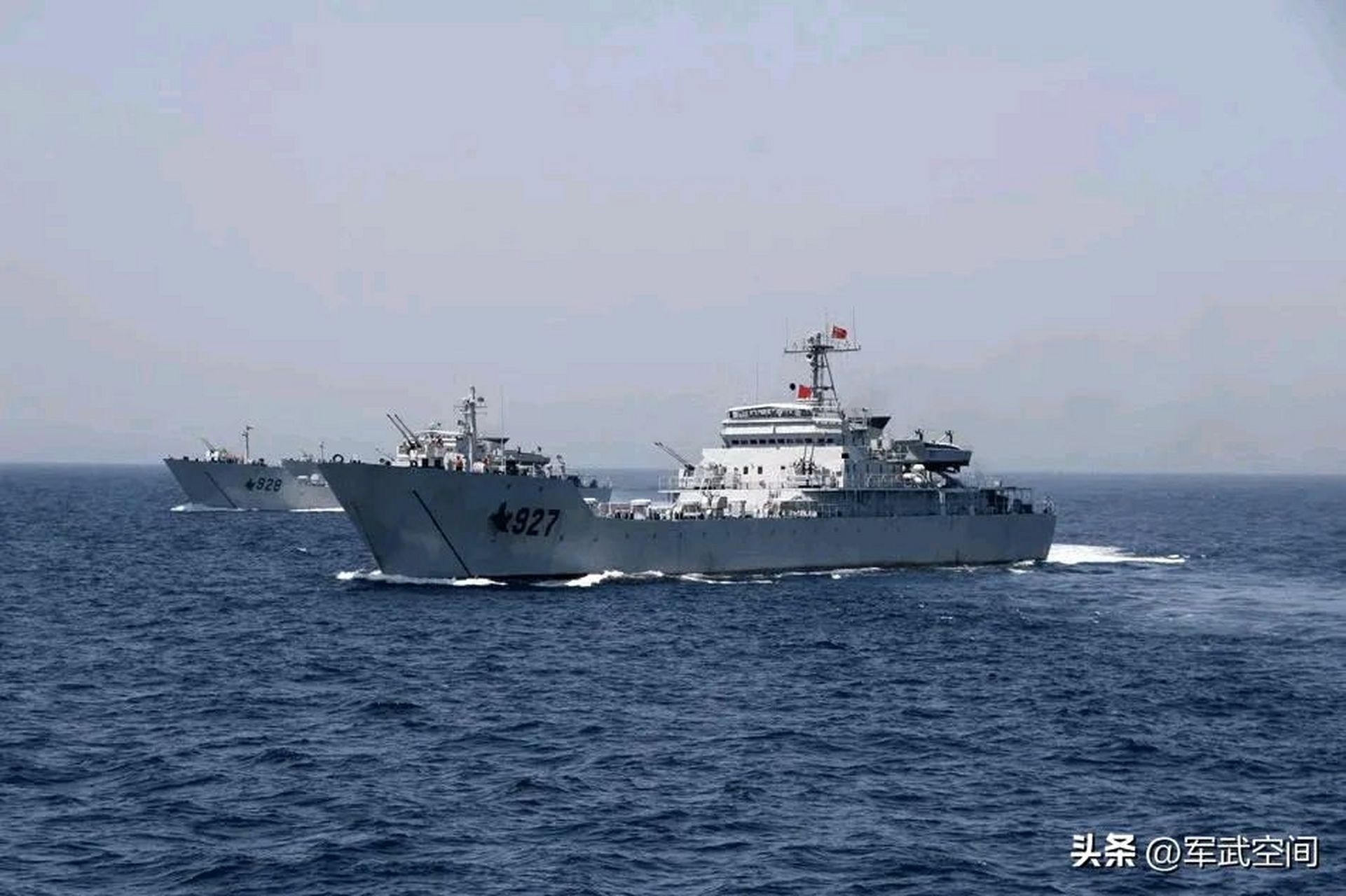 072a登陸艦還在大量建造中,目前已有31艘在役.