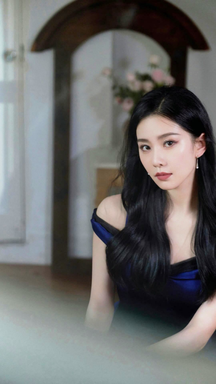 刘诗诗# #明星# #综艺# 突然想到了刘诗诗风中奇缘里莘月手拿着的